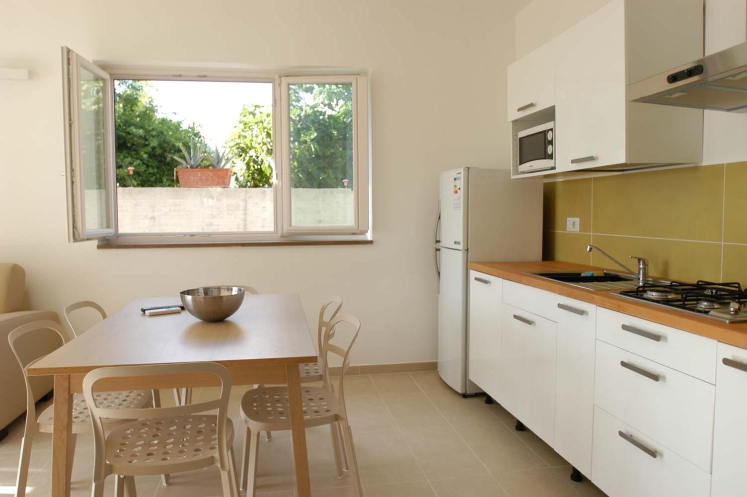 Hotel E Residence Il Faro אצ'יארולי מראה חיצוני תמונה
