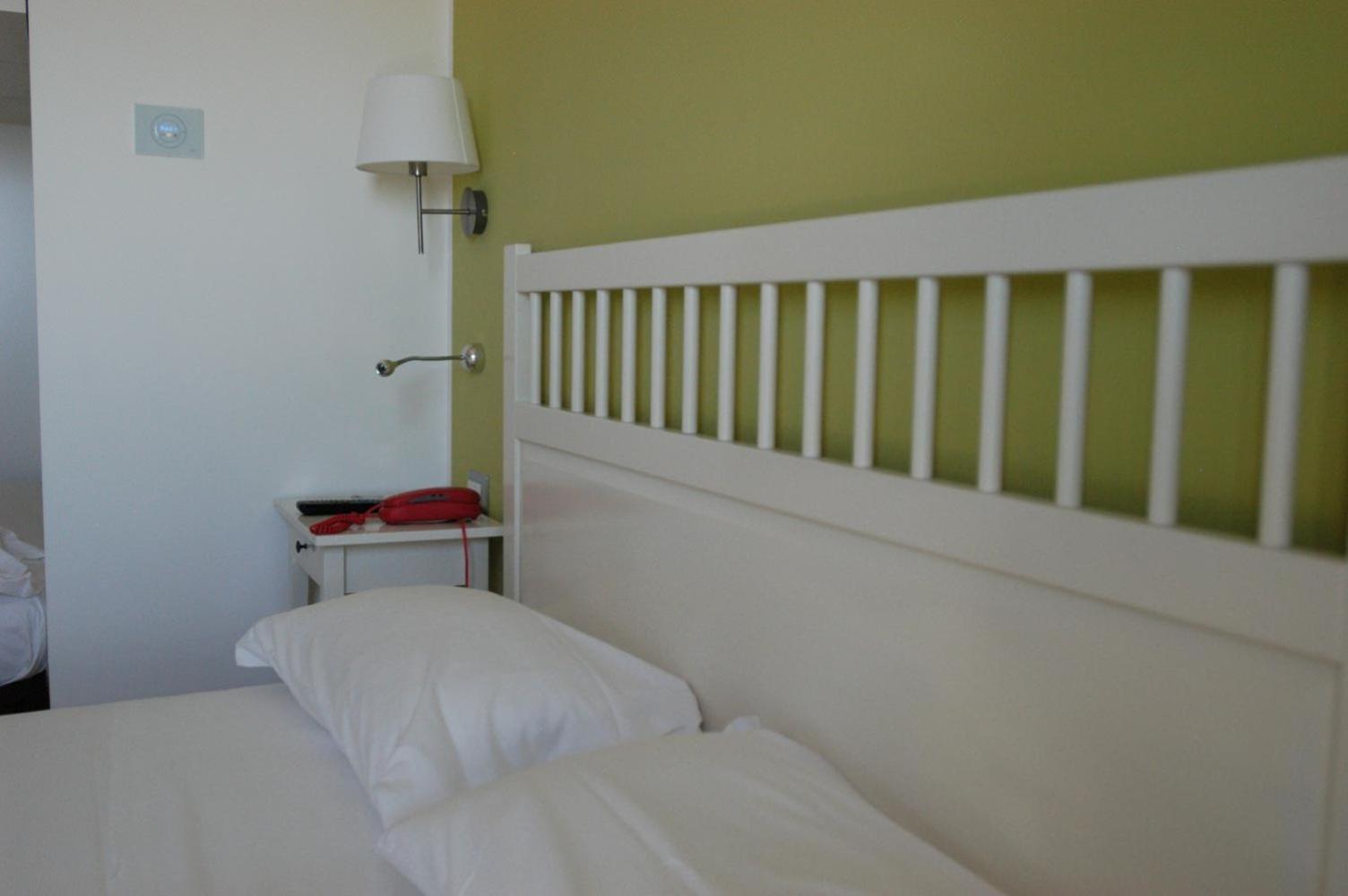 Hotel E Residence Il Faro אצ'יארולי מראה חיצוני תמונה