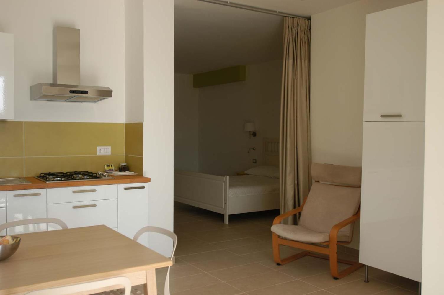 Hotel E Residence Il Faro אצ'יארולי מראה חיצוני תמונה