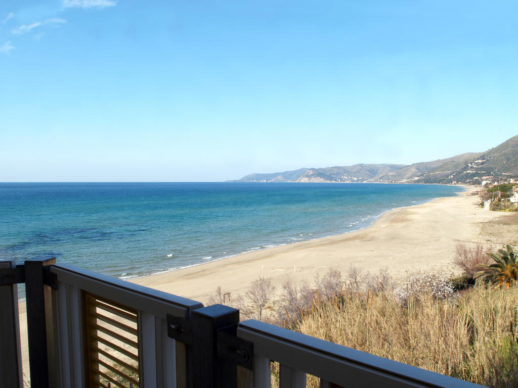 Hotel E Residence Il Faro אצ'יארולי חדר תמונה